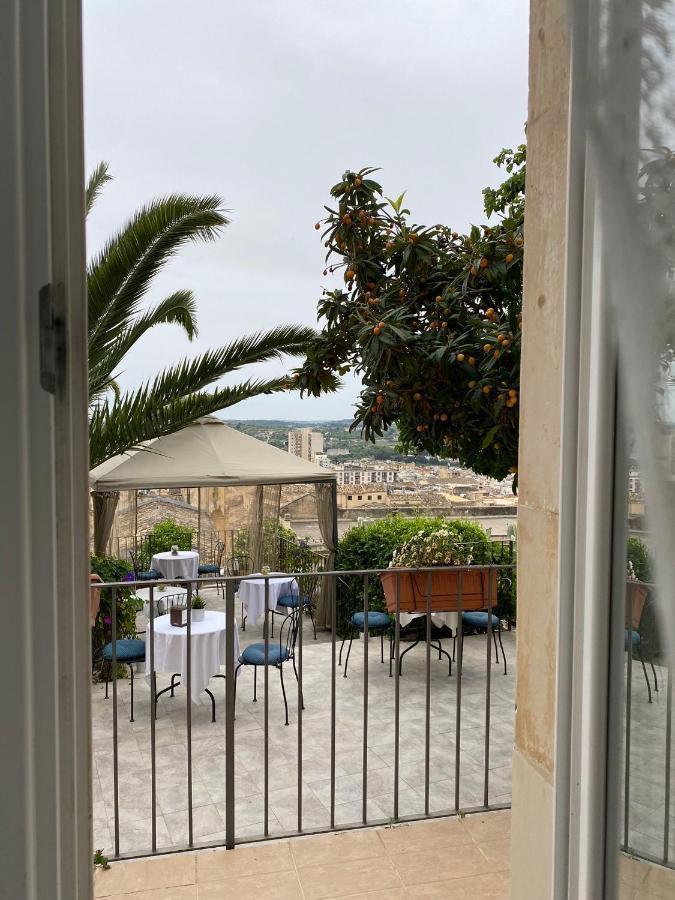 Trigona Garden Suite Noto Eksteriør billede