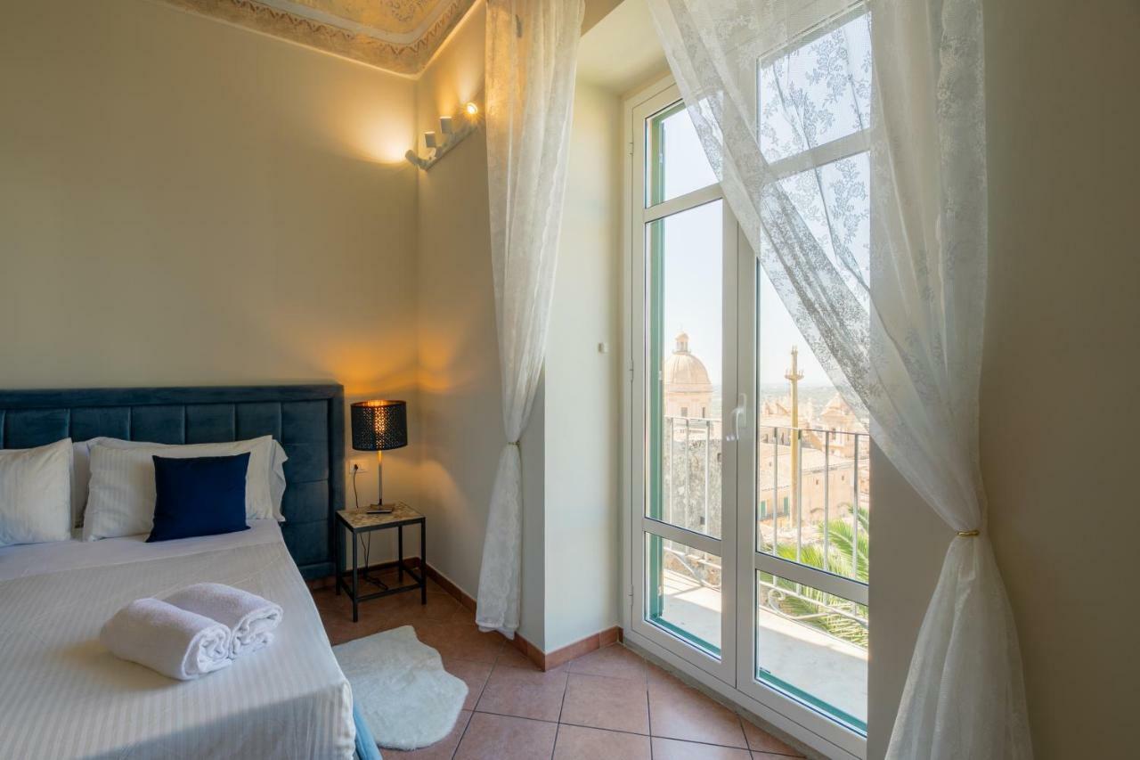 Trigona Garden Suite Noto Eksteriør billede