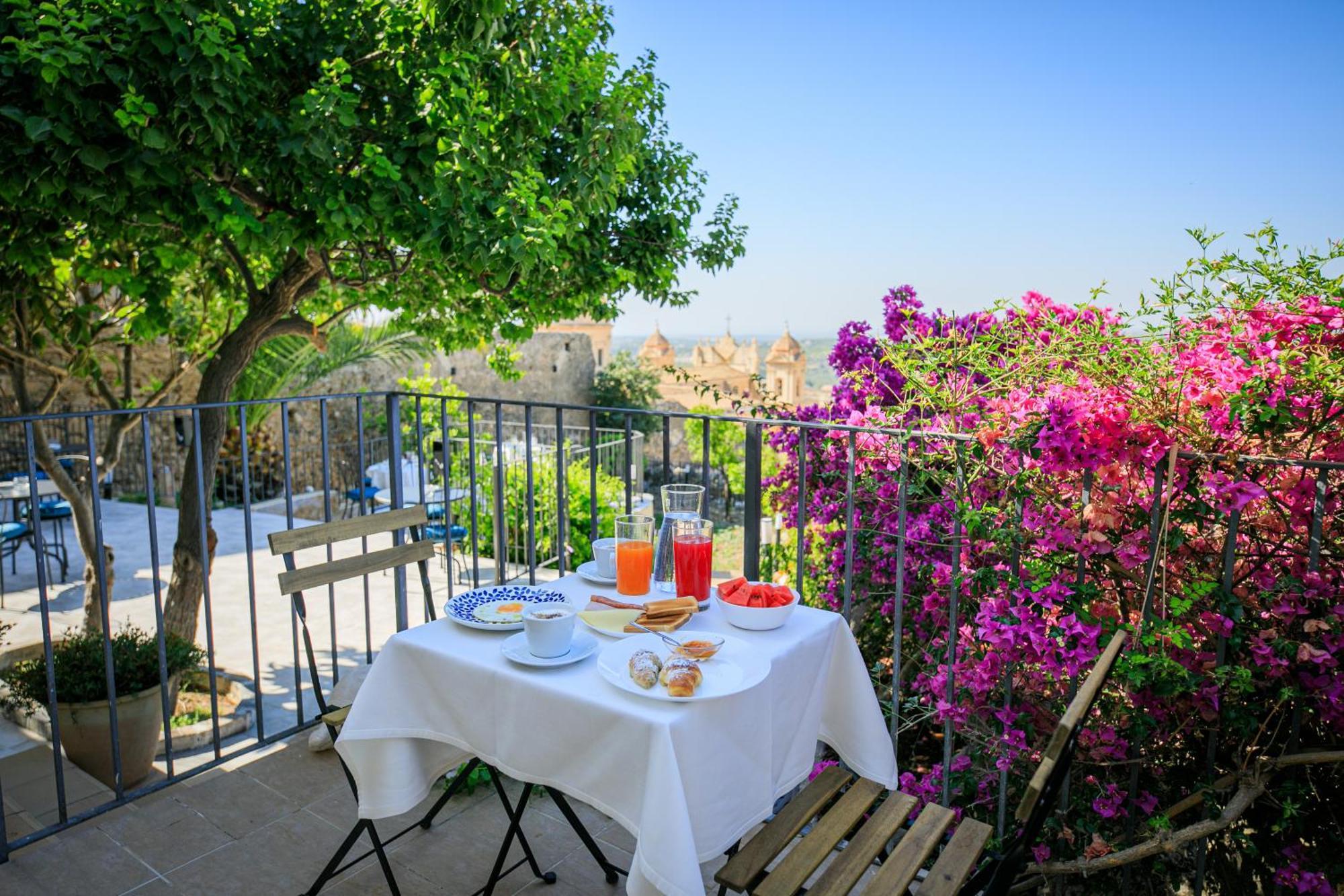 Trigona Garden Suite Noto Eksteriør billede
