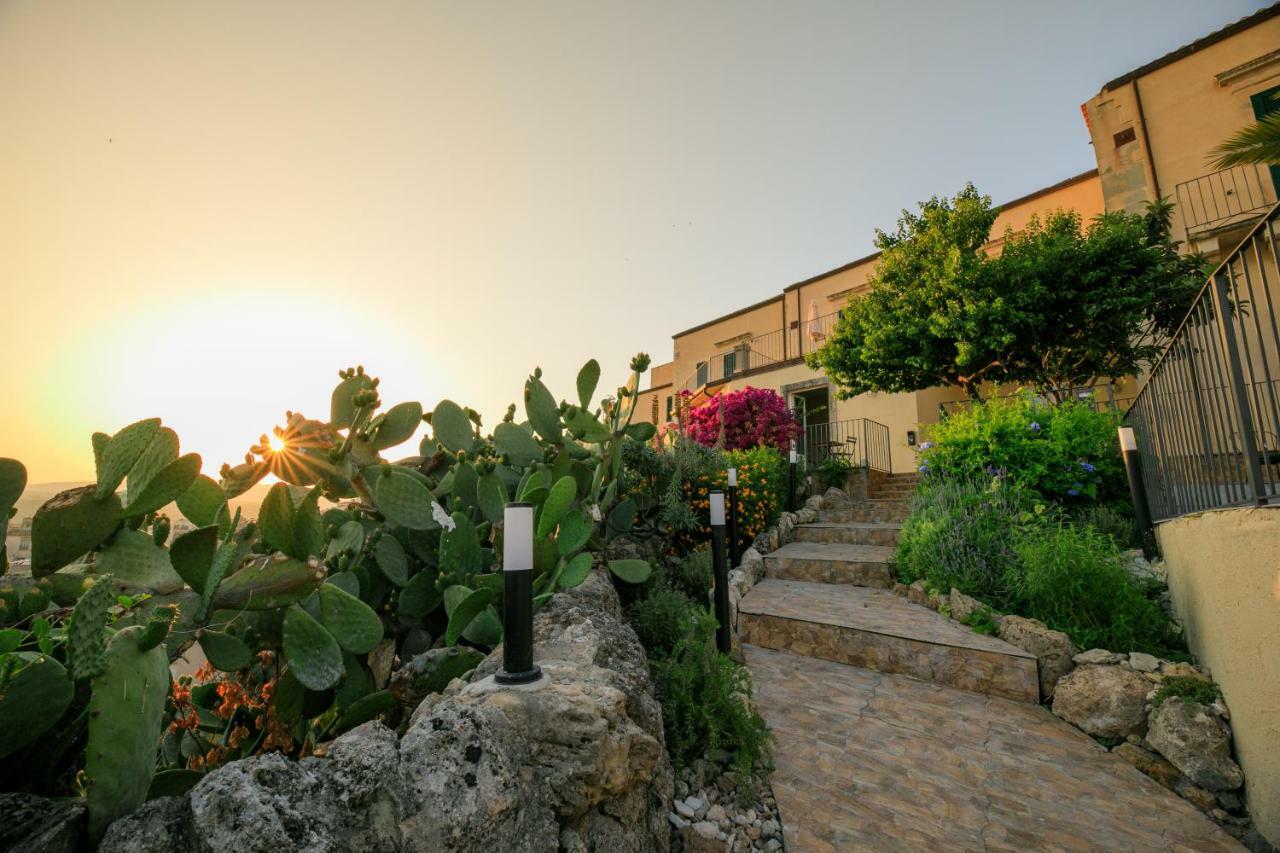 Trigona Garden Suite Noto Eksteriør billede