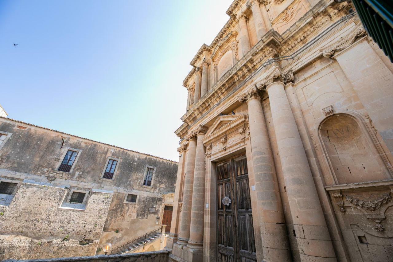 Trigona Garden Suite Noto Eksteriør billede